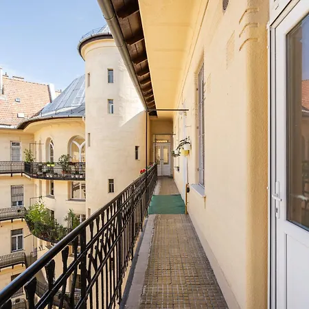 Cityzen Studios Budapest Extérieur photo